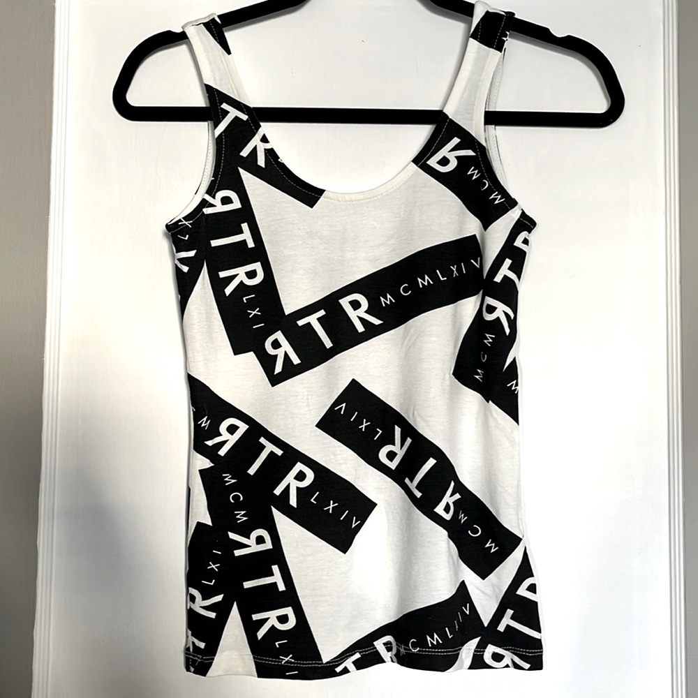 RTR TANK TOP NWOT